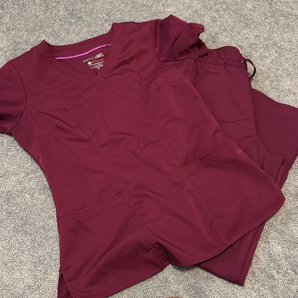 Scrub set